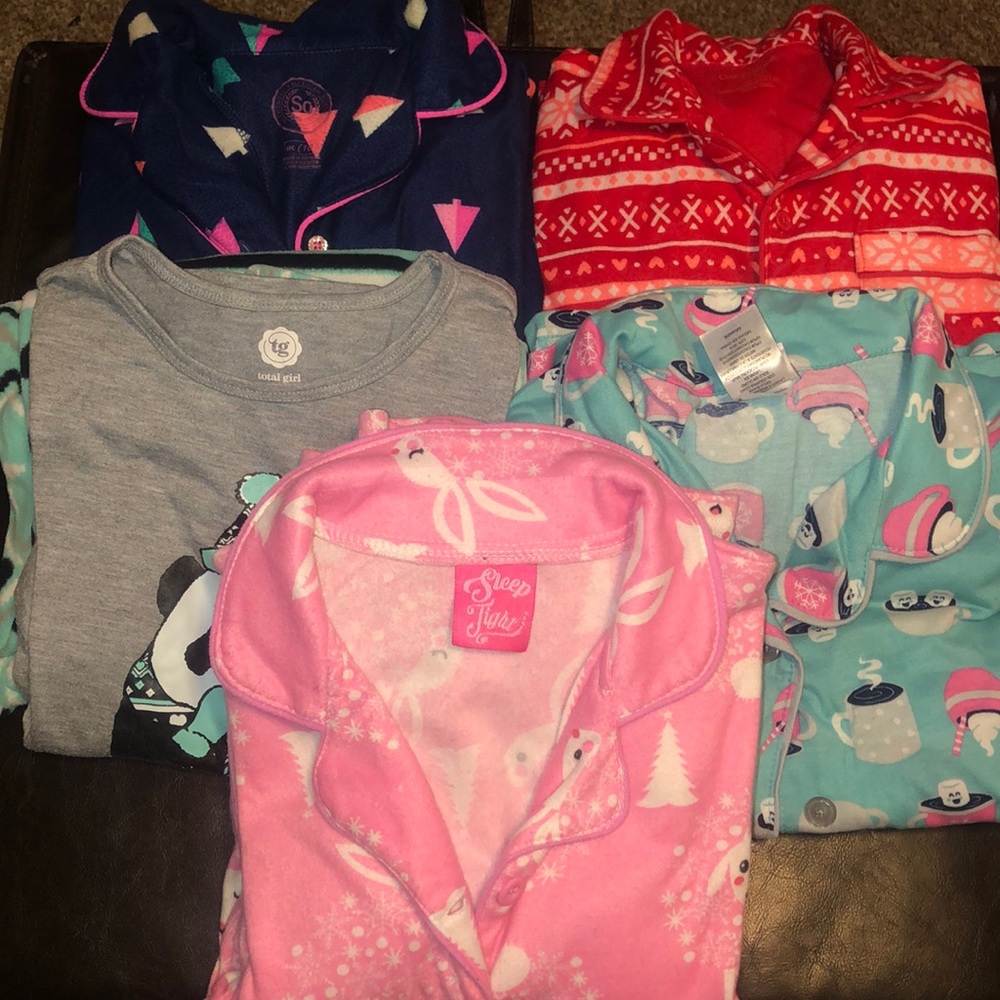 Girls pajamas-5 pairs